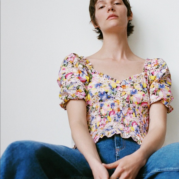 Zara | Tops | Zara Floral Printed Puff Sleeve Smocked Top | Poshmark